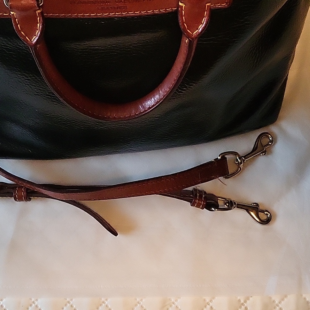 Gorgeous Vintage Dooney & Bourke Black And Brown Bag Excellent Condition. - Picture 7 of 7